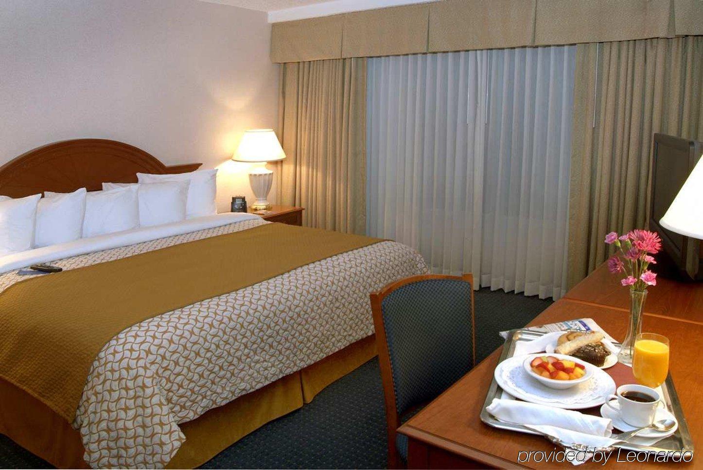 Embassy Suites Cincinnati - Rivercenter Covington Quarto foto